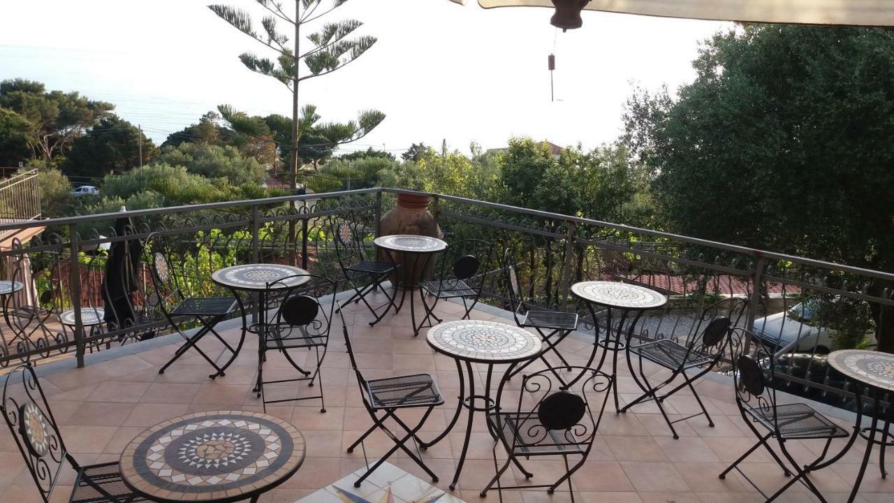 B&B Incanto Del Mare 帕利努罗 外观 照片