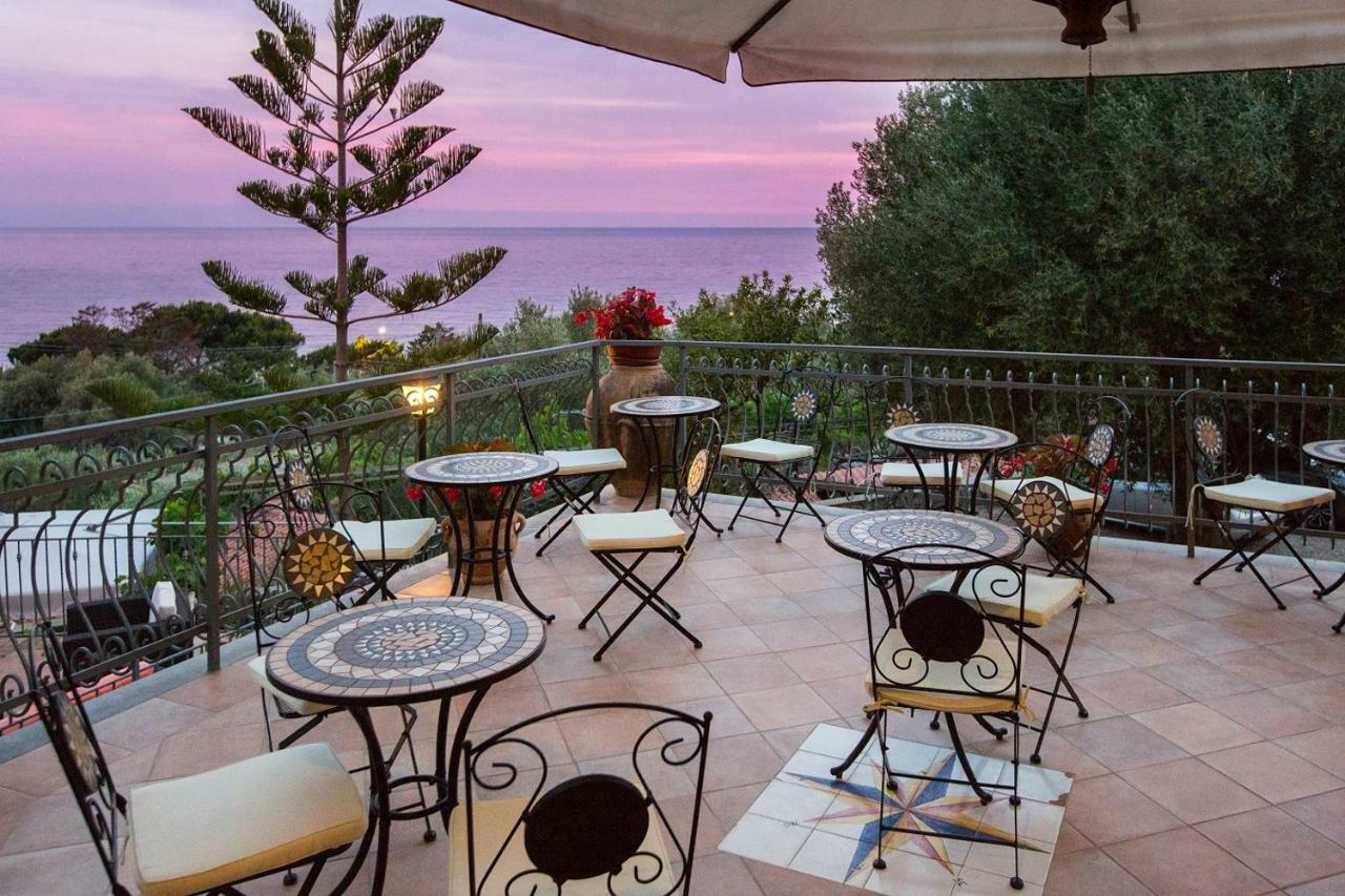 B&B Incanto Del Mare 帕利努罗 外观 照片